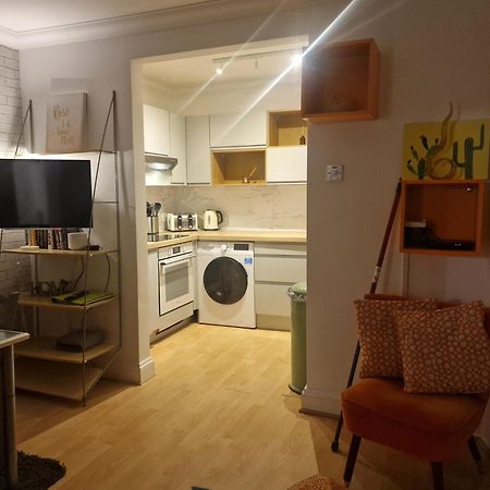 Brondesbury Arms Apartment ลอนดอน ภายนอก รูปภาพ