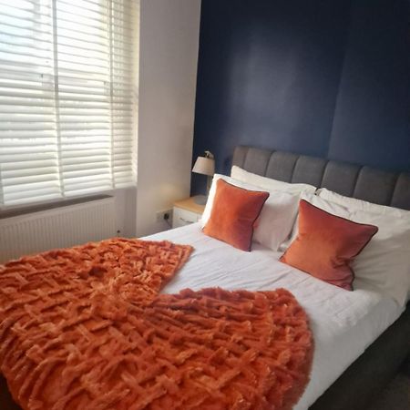 Brondesbury Arms Apartment ลอนดอน ภายนอก รูปภาพ