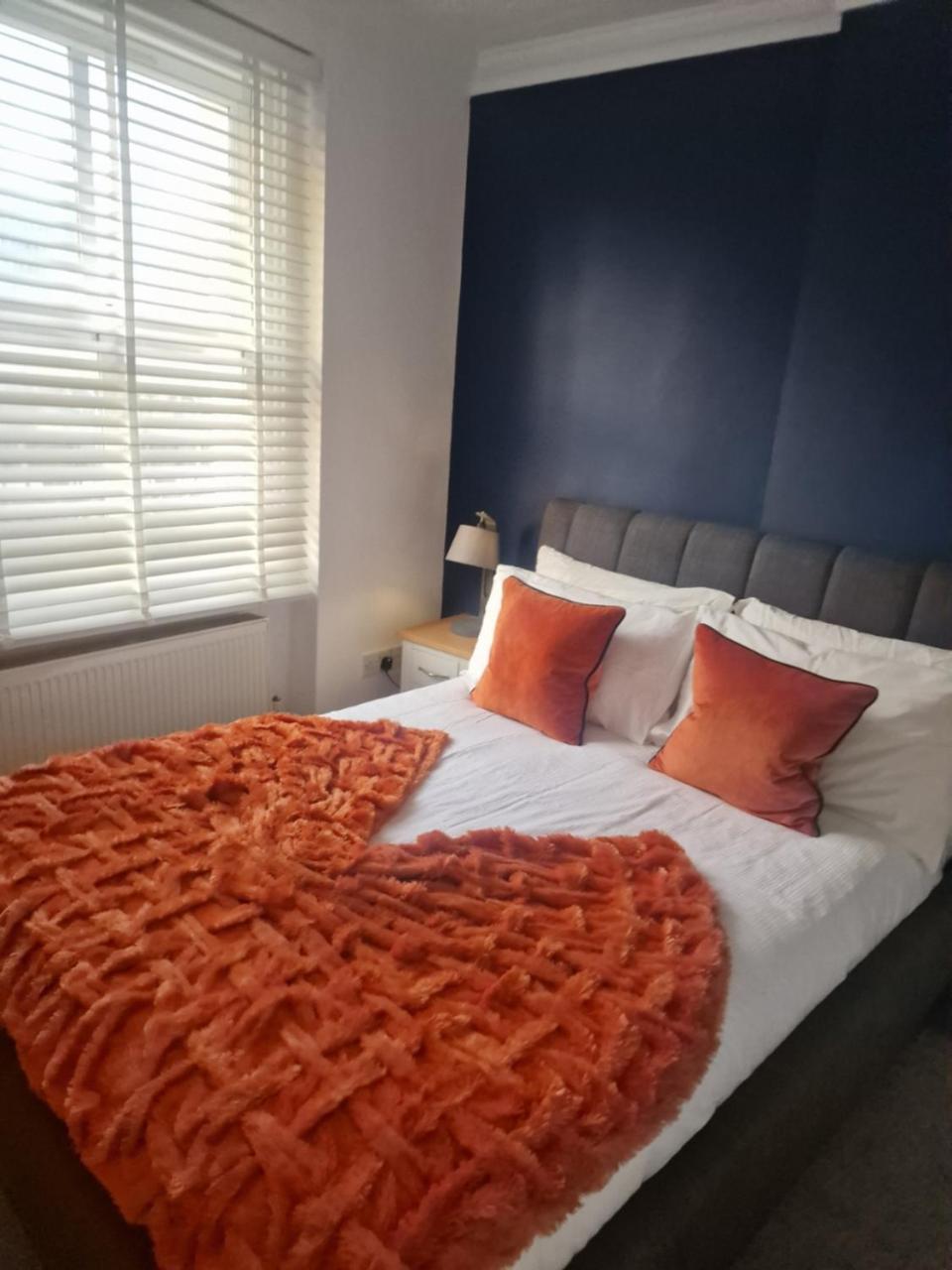 Brondesbury Arms Apartment ลอนดอน ภายนอก รูปภาพ