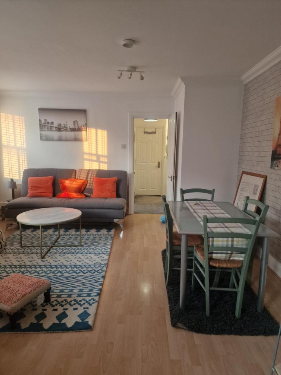 Brondesbury Arms Apartment ลอนดอน ภายนอก รูปภาพ