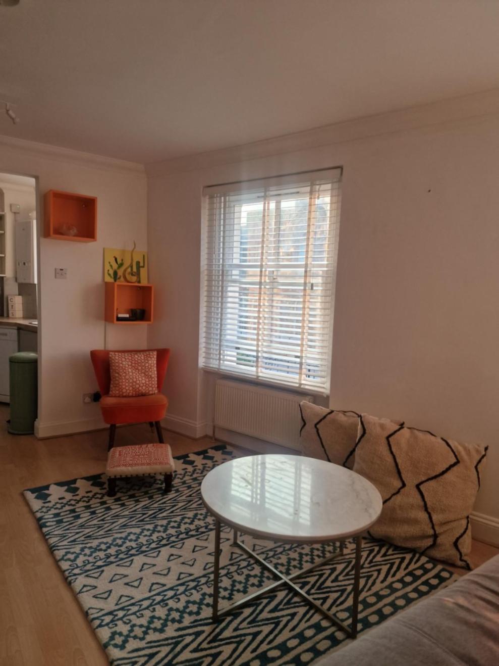 Brondesbury Arms Apartment ลอนดอน ภายนอก รูปภาพ