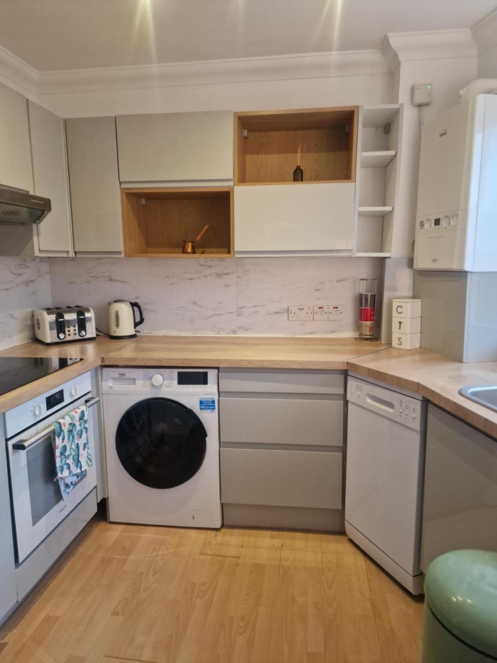 Brondesbury Arms Apartment ลอนดอน ภายนอก รูปภาพ